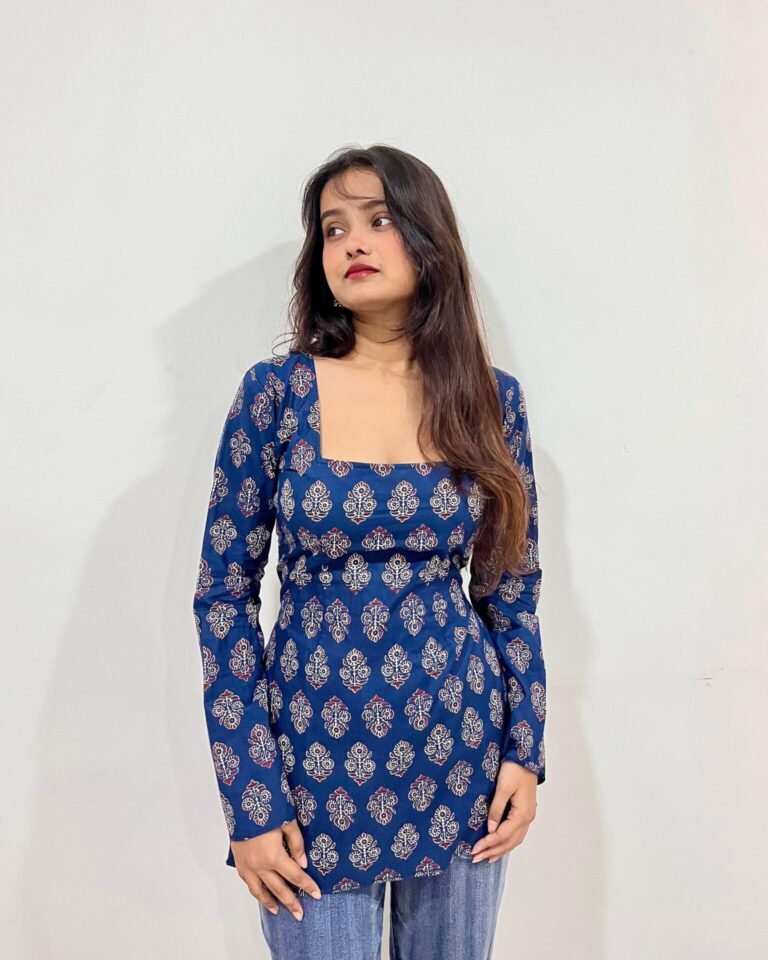 MEERA KURTI