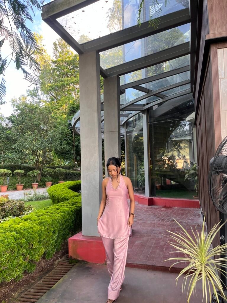 MEHERUN SUIT