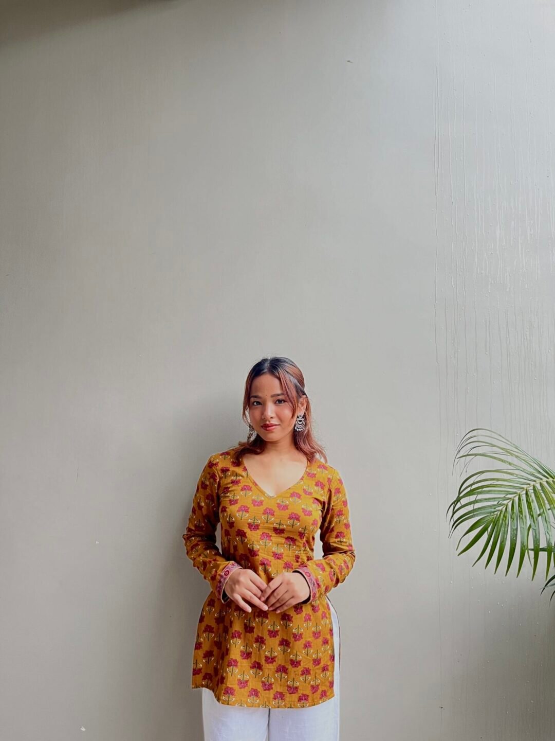 ROSHNI KURTI