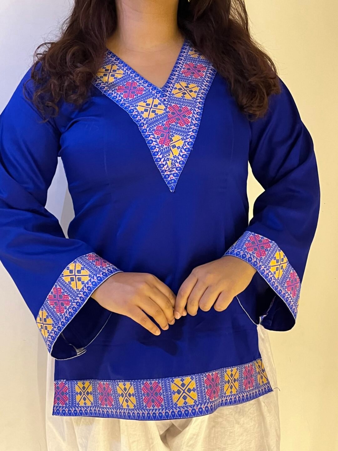 NEELA KURTI