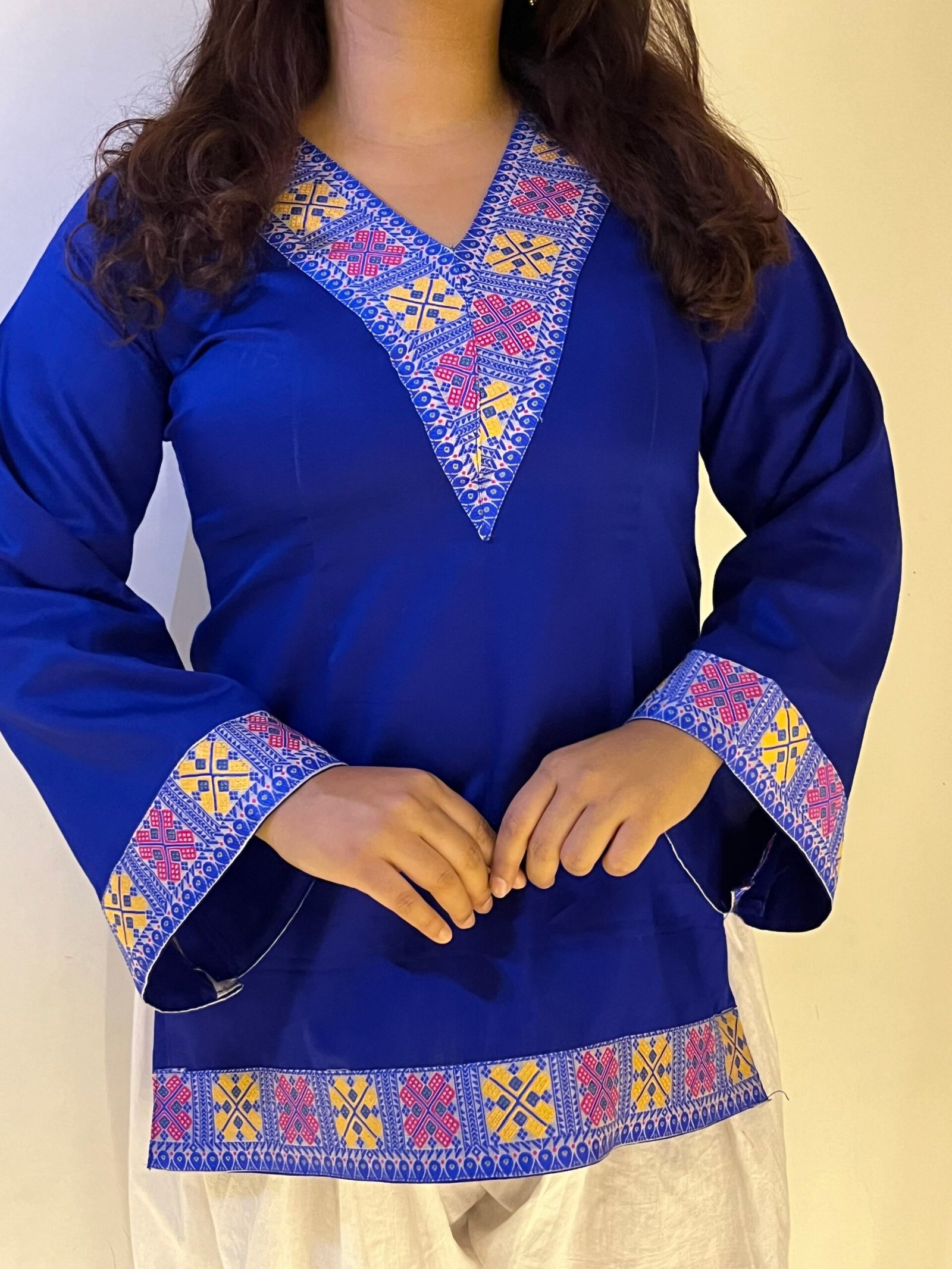 NEELA KURTI