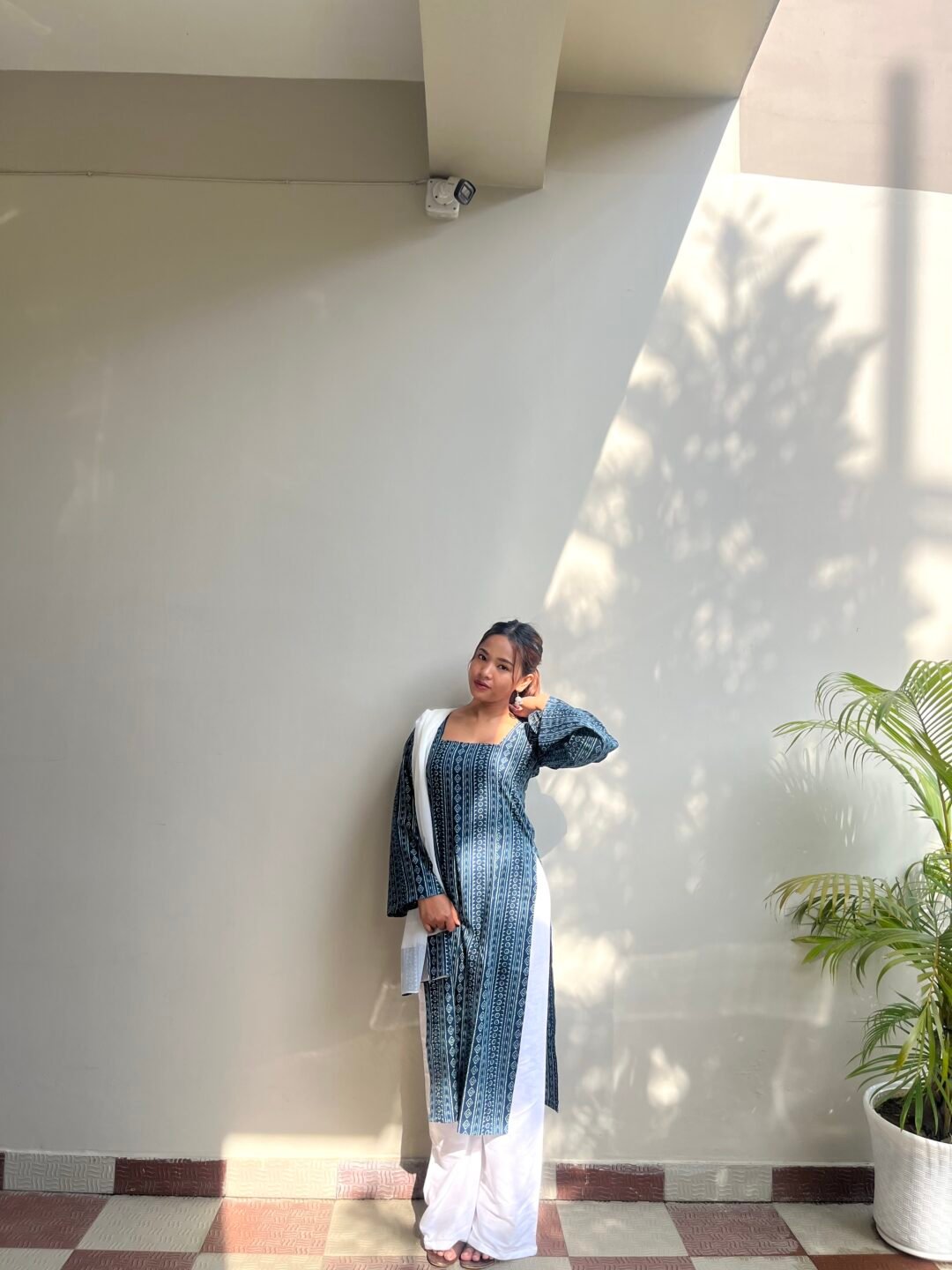MEERA KURTI