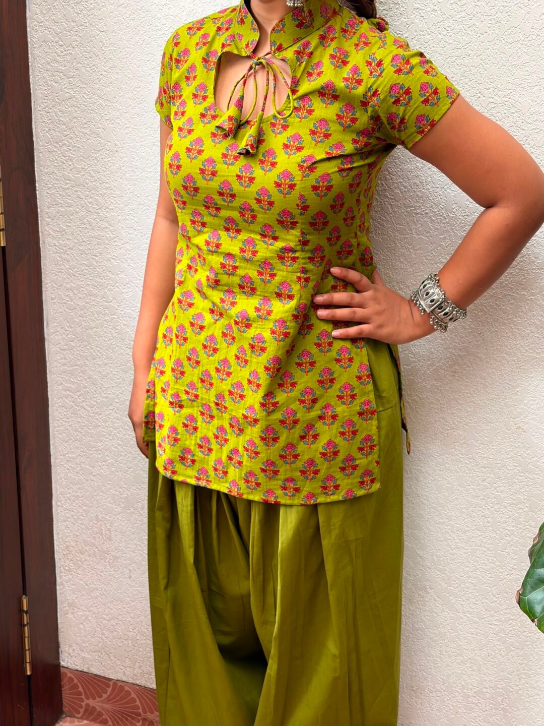 JASLEEN KURTI